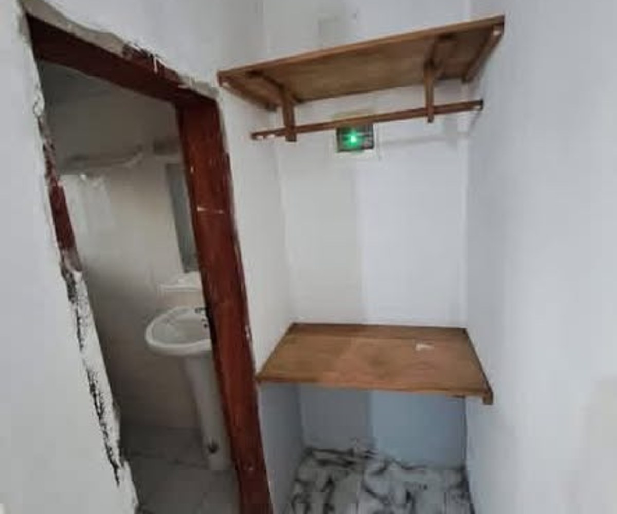 Chambre moderne à Odza petit marché