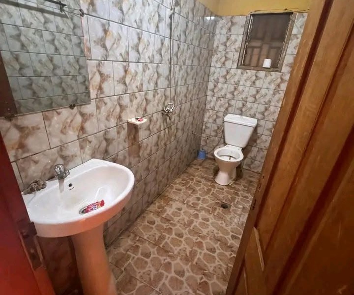 Studio moderne à louer à Nkolmesseng