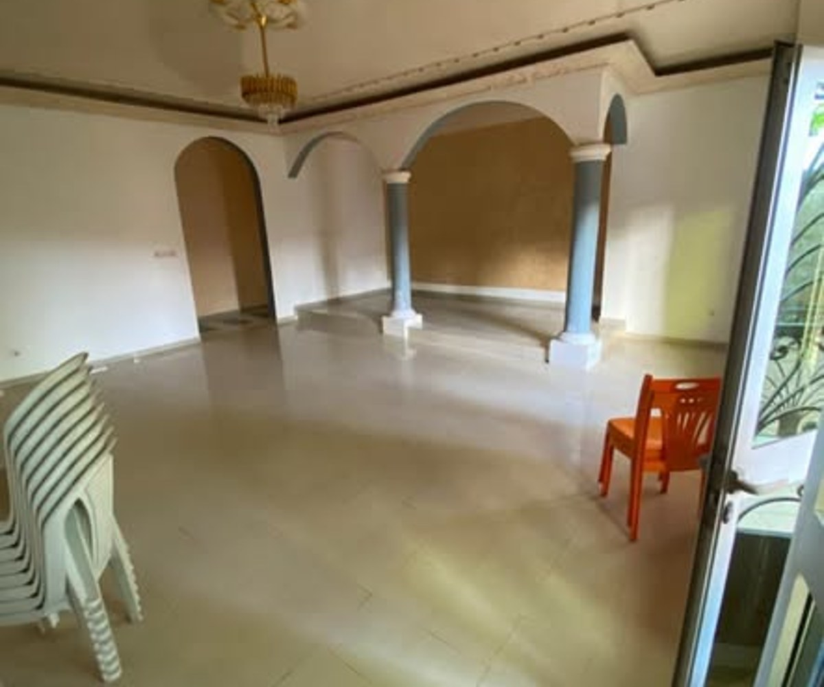 Maison individuelle moderne à louer - Odza, Auberge Bleue - 200 000 FCFA/mois