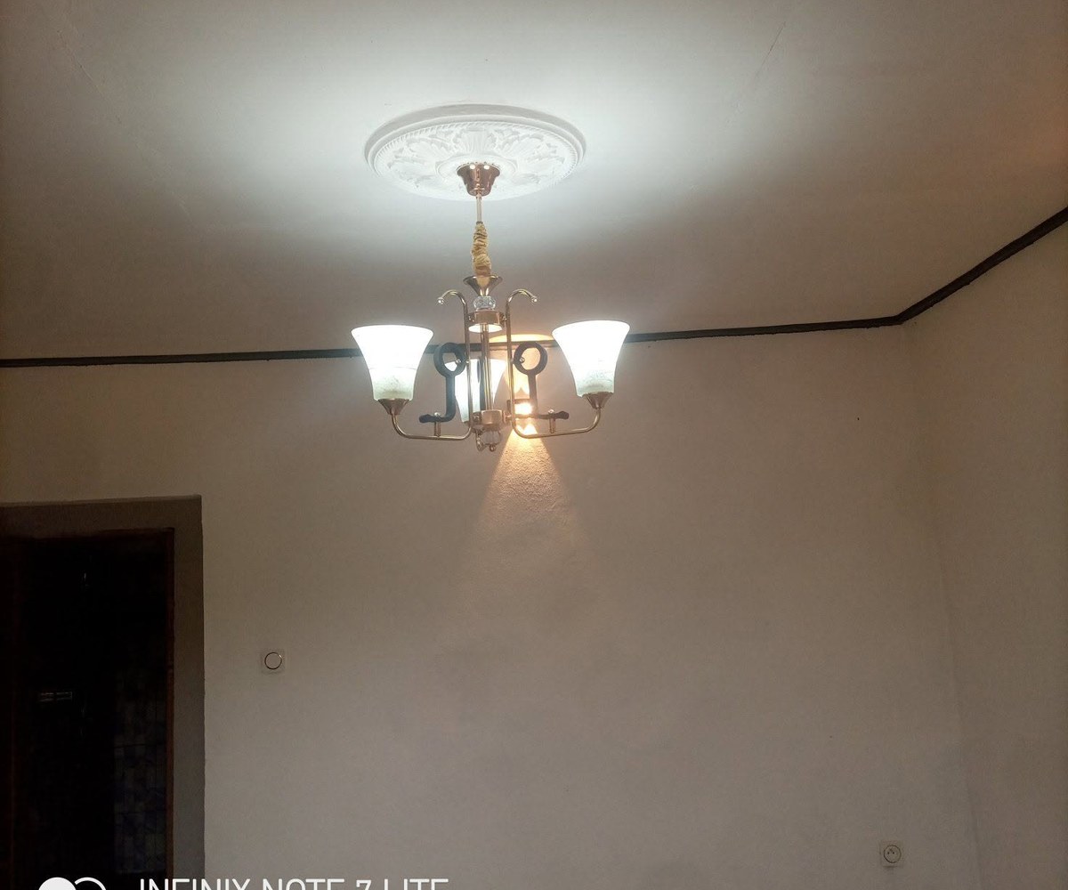 Studio moderne à louer à Odza