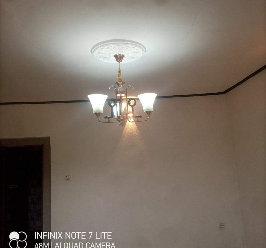 Studio moderne à louer à Odza
