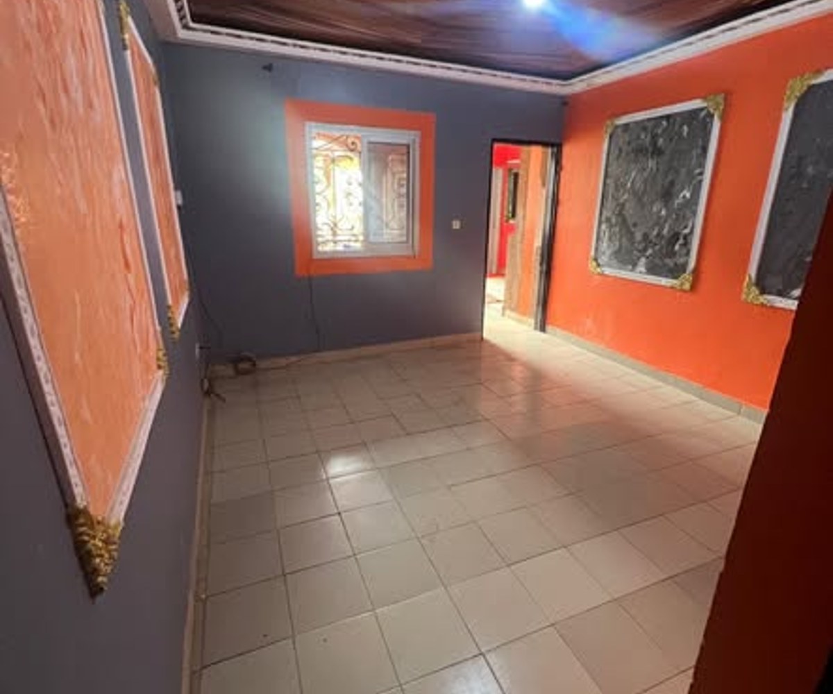Studio moderne à louer - Rond-point Damas, Yaoundé