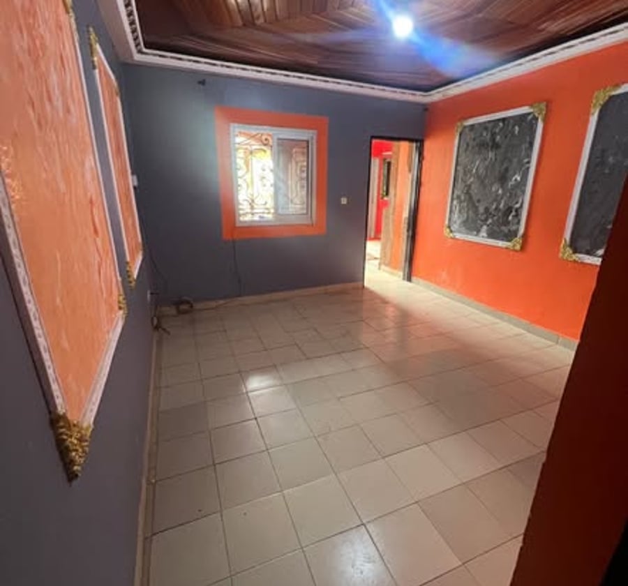Studio moderne à louer - Rond-point Damas, Yaoundé