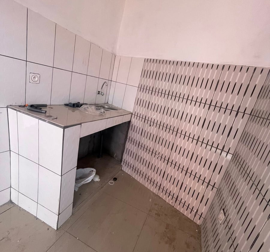 Chambre moderne à louer à Logbessou