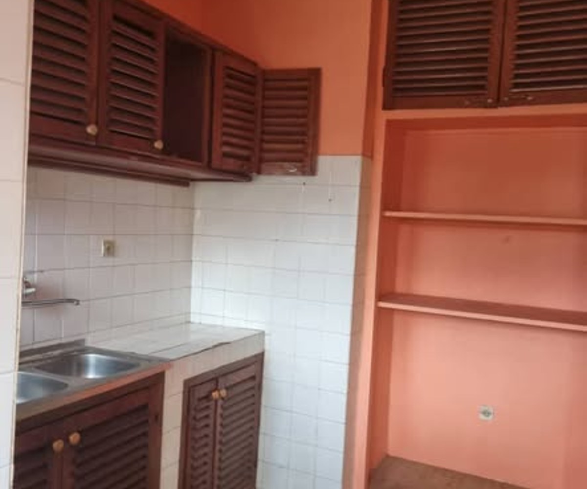 Studio moderne à louer - Bastos résidentiel