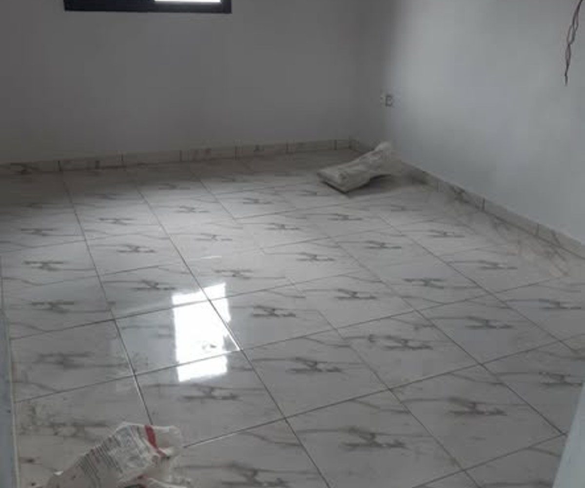 Chambre moderne neuve à Yassa - 30 000 FCFA/mois