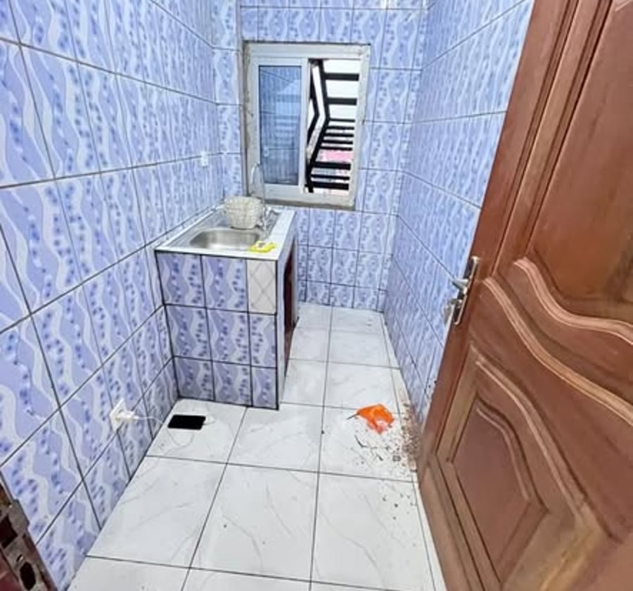 Studio moderne à Olembe