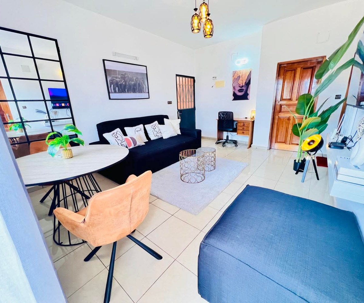 Guest House  for rent in Nsam, Yaoundé : FCFA 35000