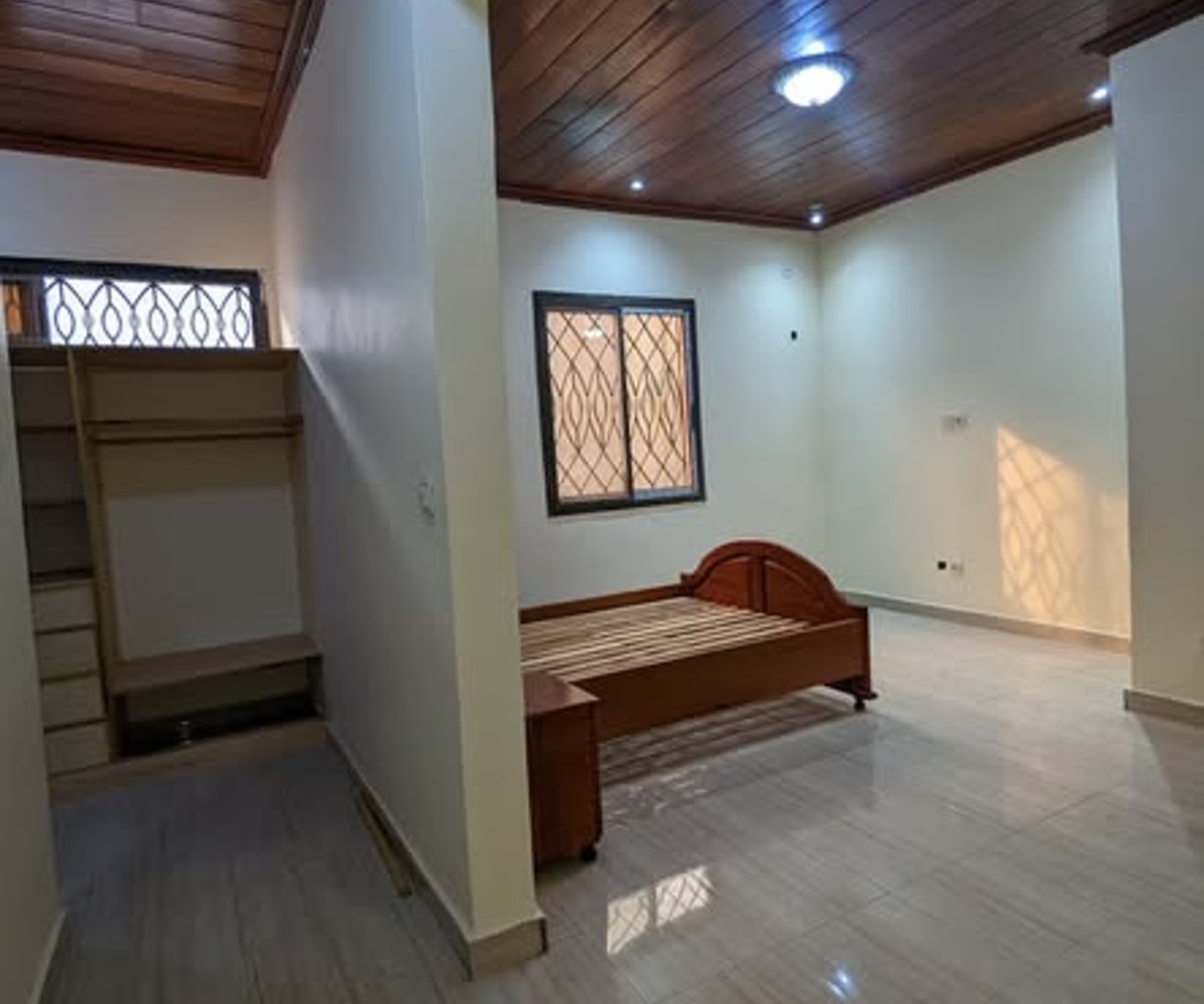 Villa à louer à Odza (Borne 12)