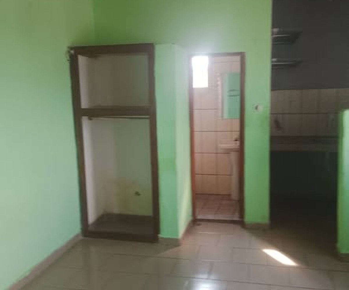Chambre à louer à PK 8