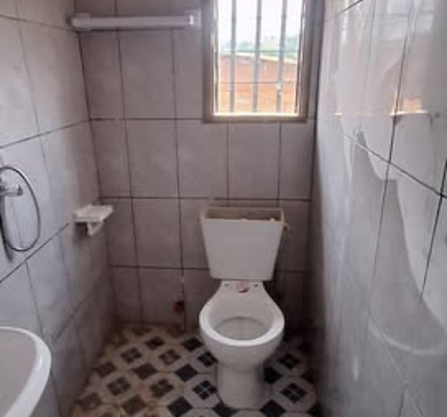 Chambre moderne à louer à Ekoumdoum