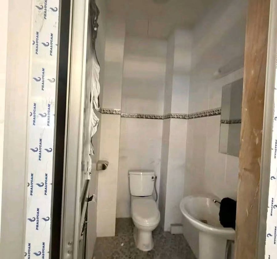 Espace commercial à louer - Bonapriso, Douala