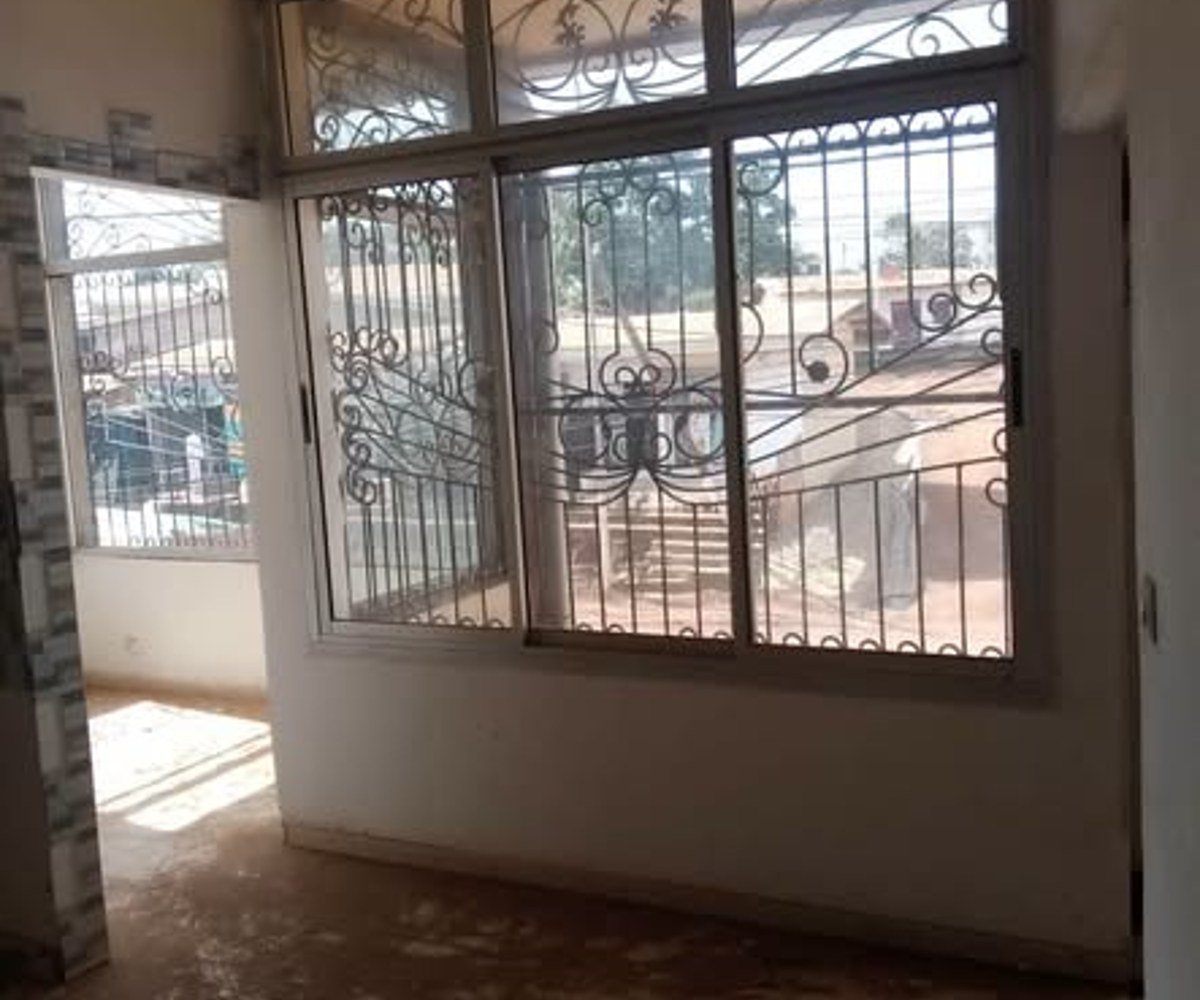 Boutique à louer - Odza, Yaoundé