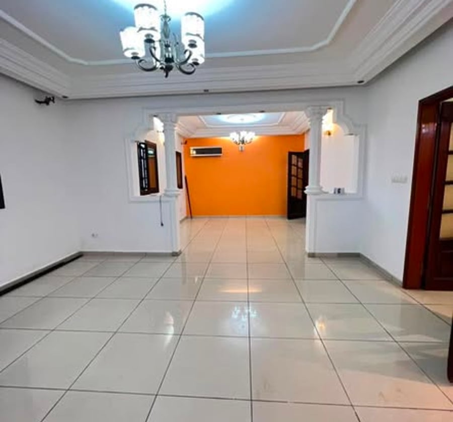 Duplex 6 chambres à louer - Logpom, Douala