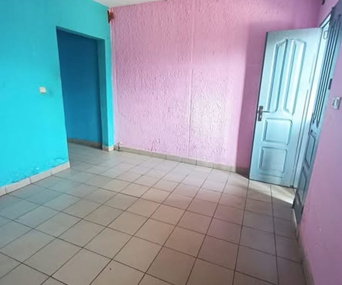Studio moderne à louer à Biyem-Assi