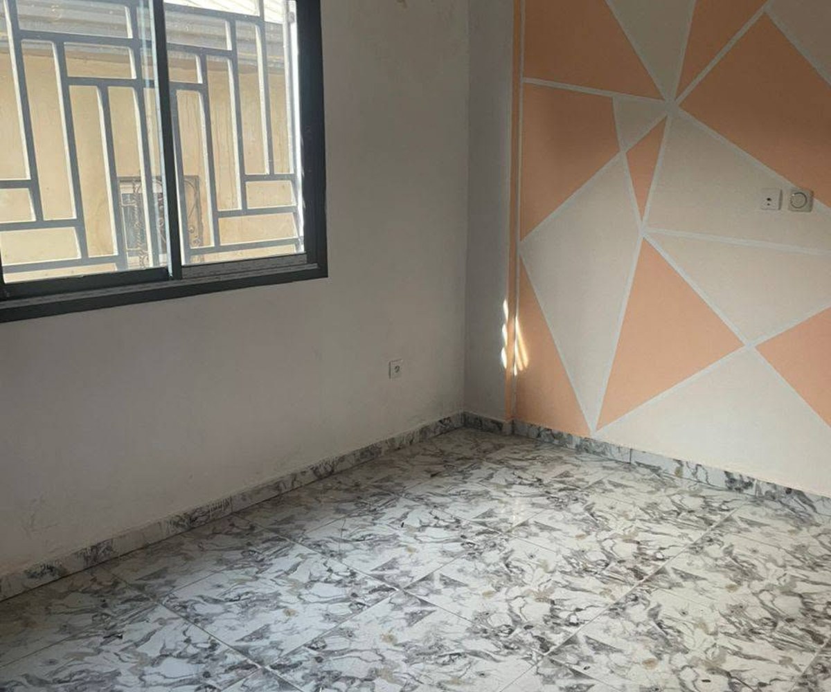 Vaste appartement moderne et studios neufs à Logpom