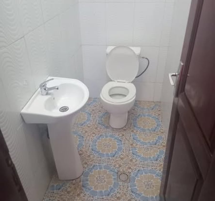 Grand appartement moderne, 3 chambres, 2 douches, climatisé, Nkomo, Yaoundé