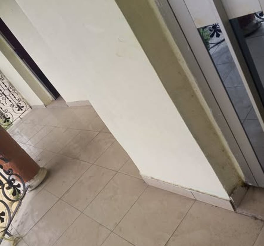 Très vaste appartement moderne à Village, Douala
