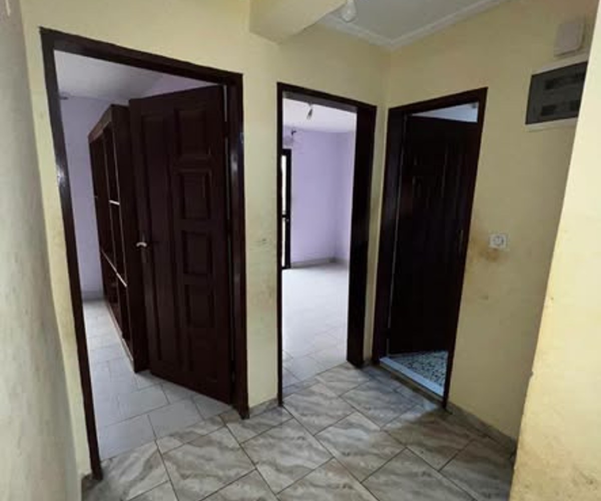 Appartement moderne 3 chambres à louer – Ekoumdoum