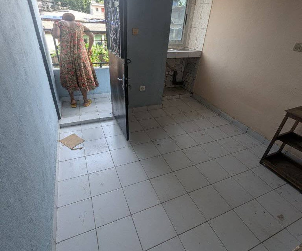 Chambre moderne à Makepe