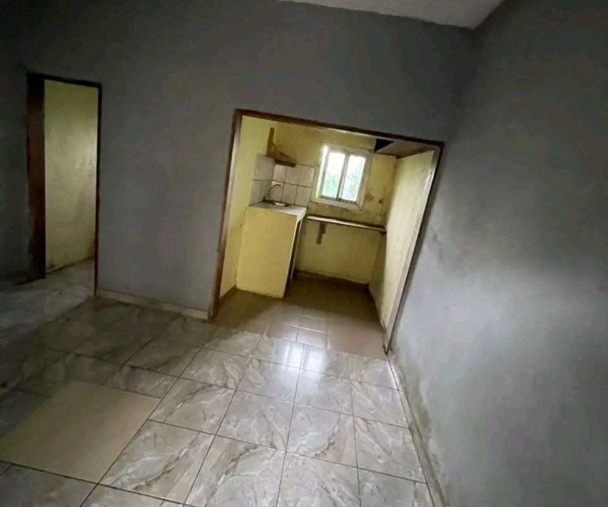 Chambre moderne 3 pièces - Omnisport, Yaoundé