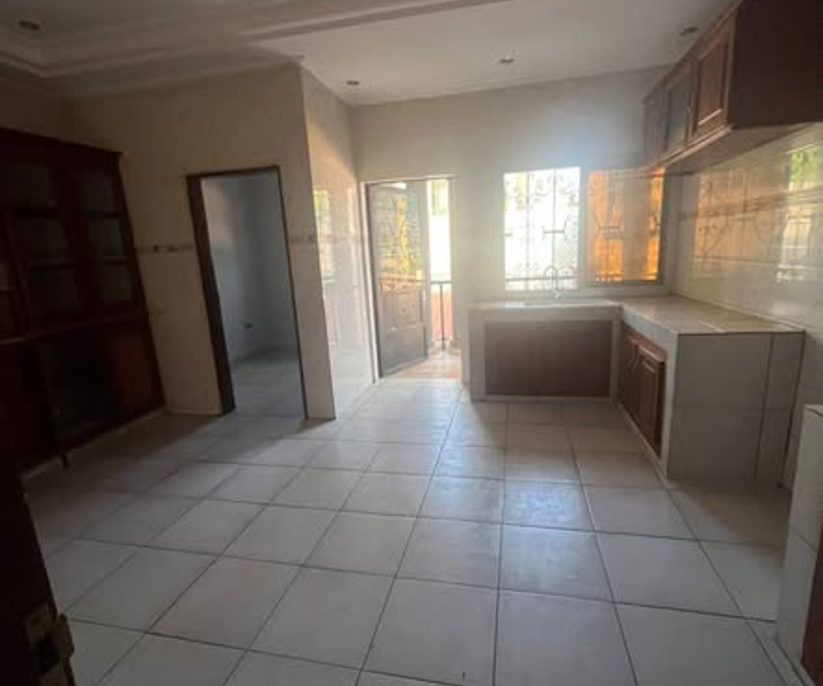 Appartement à louer – Mbankolo, 3 chambres climatisées