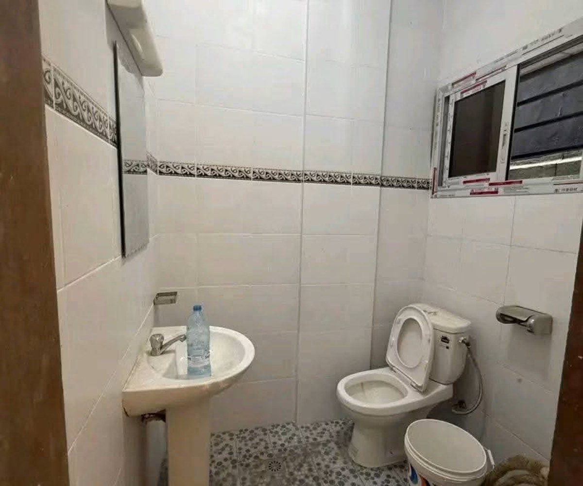 Espace commercial à louer - Bonapriso, Douala