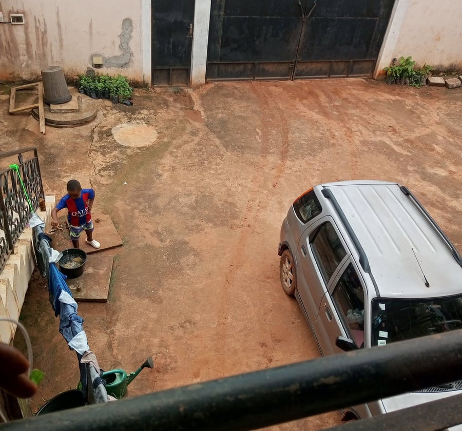 très vaste et magnifique appartement accès à pied comme a moto