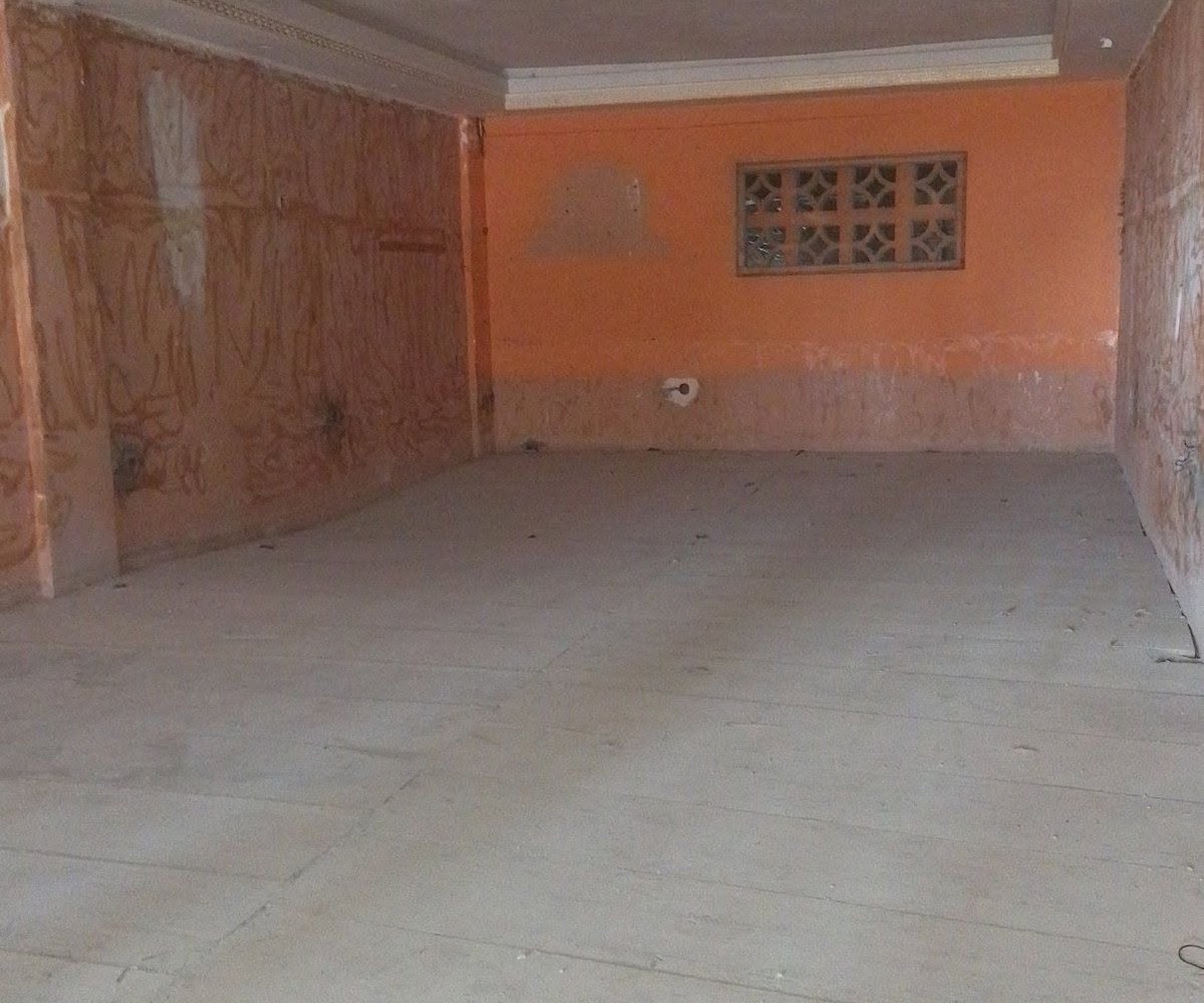 Emplacement commercial à louer - Yaoundé Nkolndongo