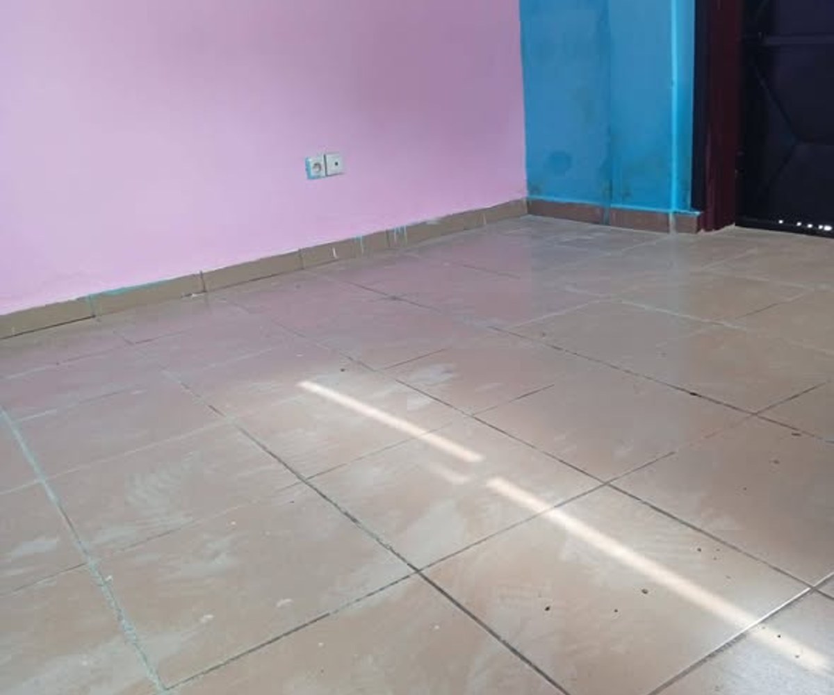 Chambre moderne à louer à Ekie Amadou, Yaoundé