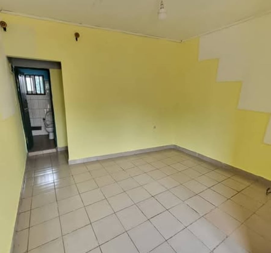 Studio moderne à louer à Biyem-Assi