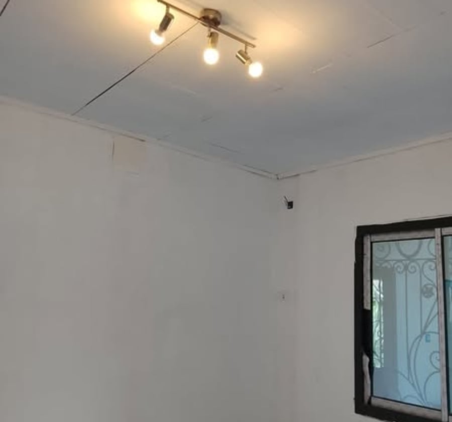 Studio moderne à louer à PK 17