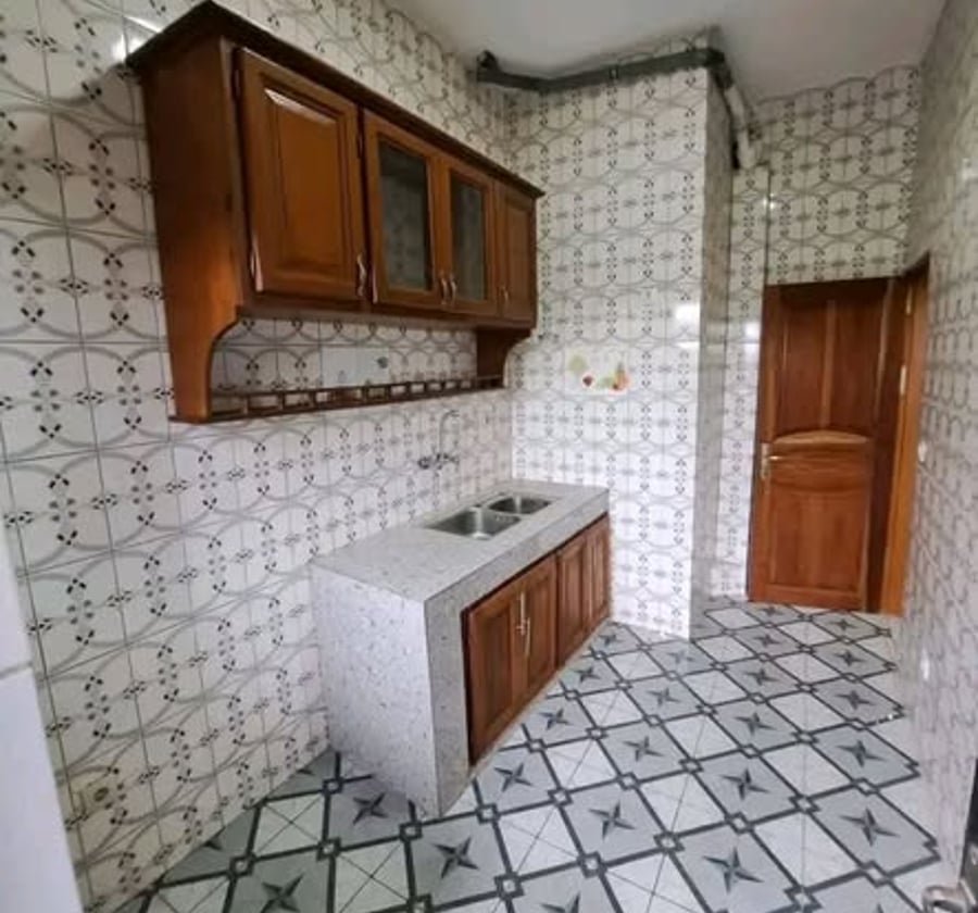 Chambre moderne à louer - Ngousso, Total