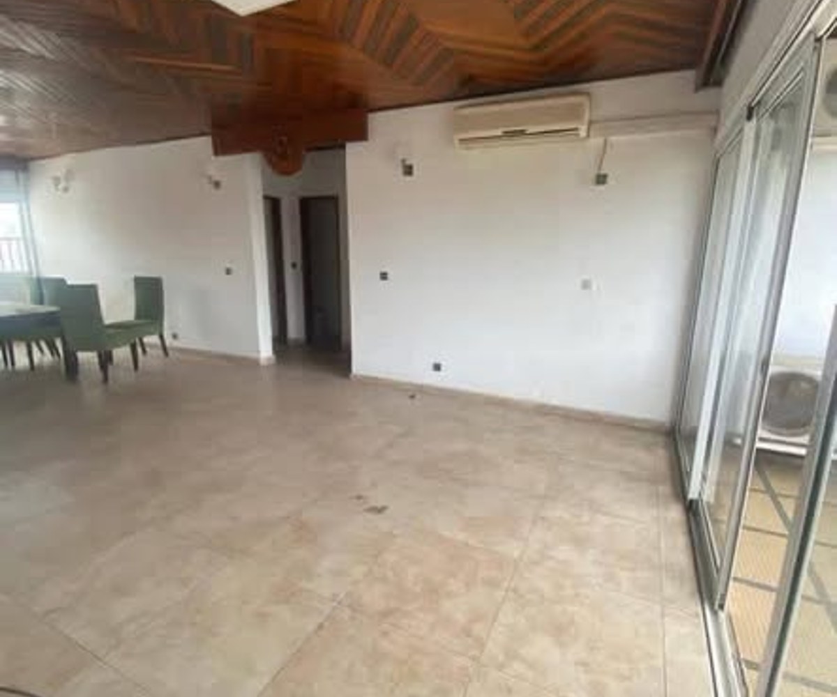 Appartement 3 chambres à louer - Bonapriso, Douala