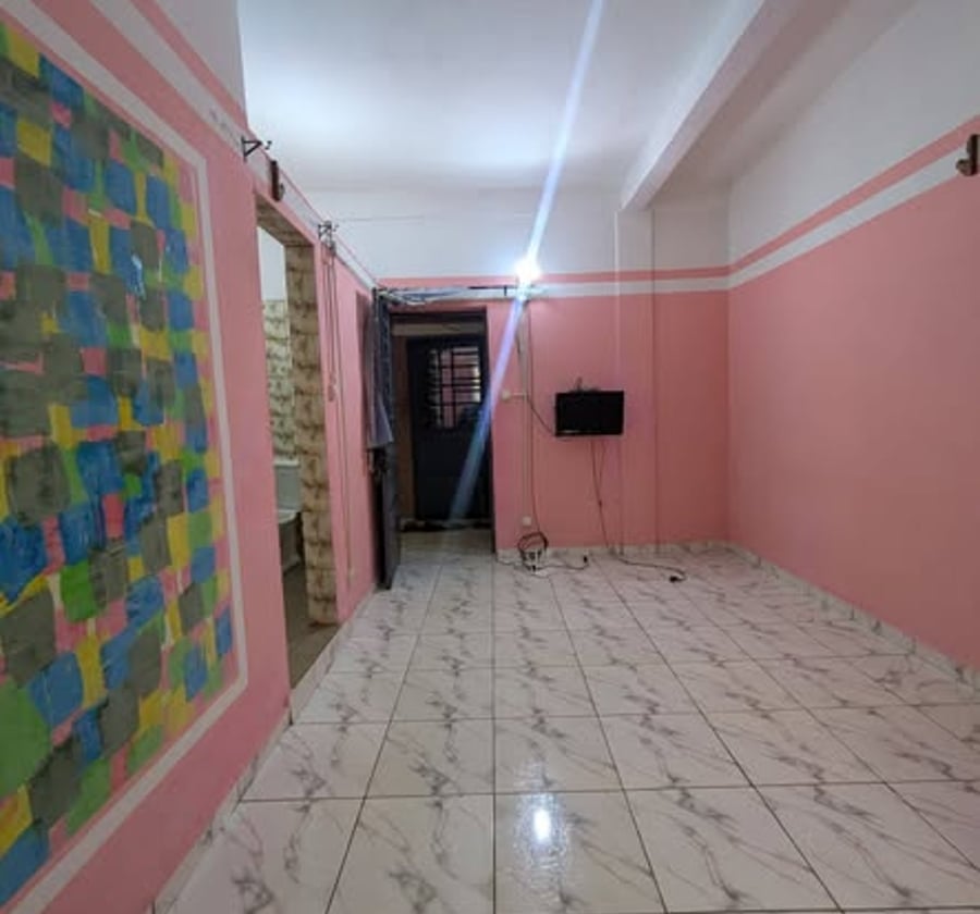 Vaste chambre à louer à Logbessou