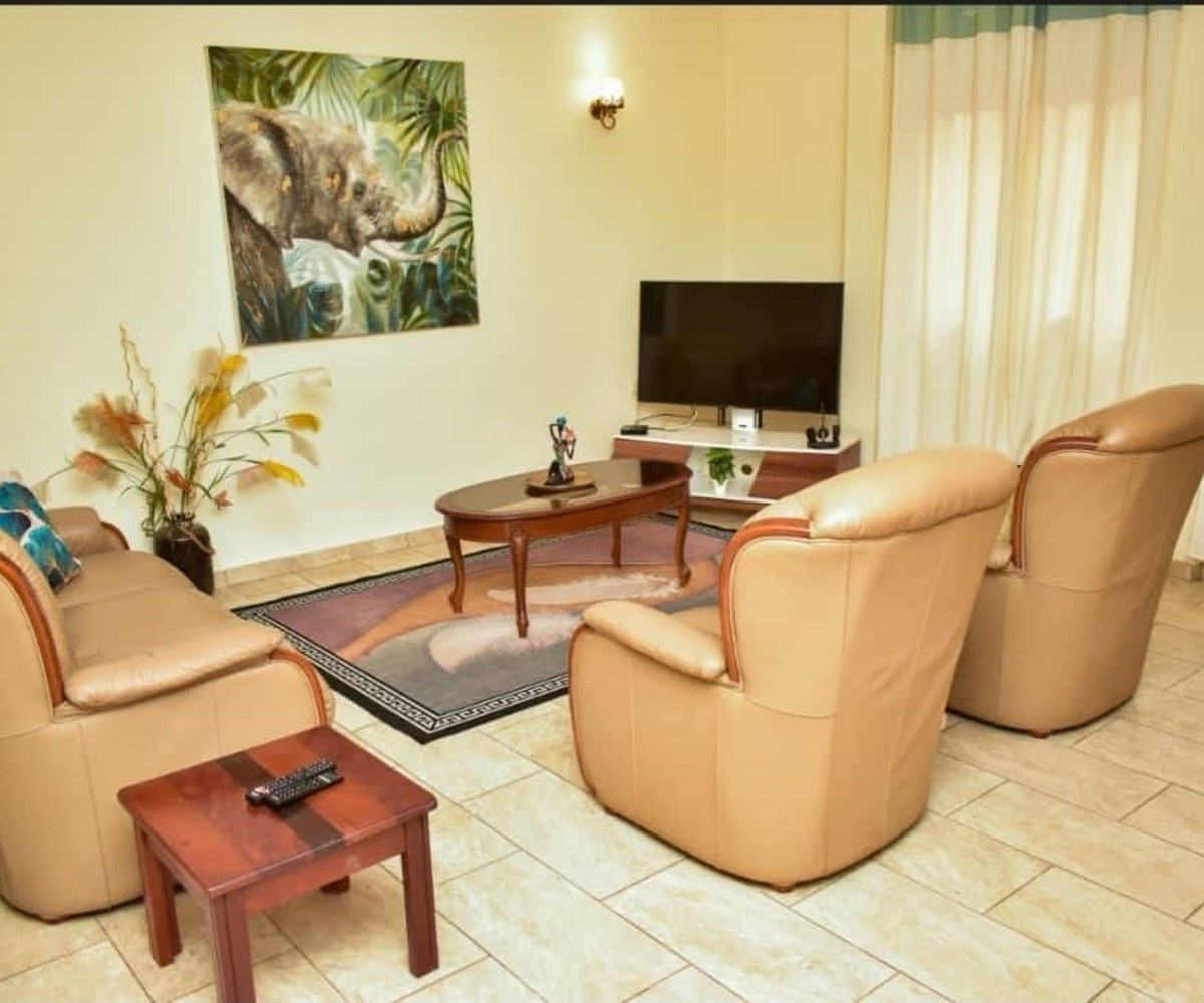 Chambres, studios et appartements meublés à Éfoulan et Obobogo - Yaoundé