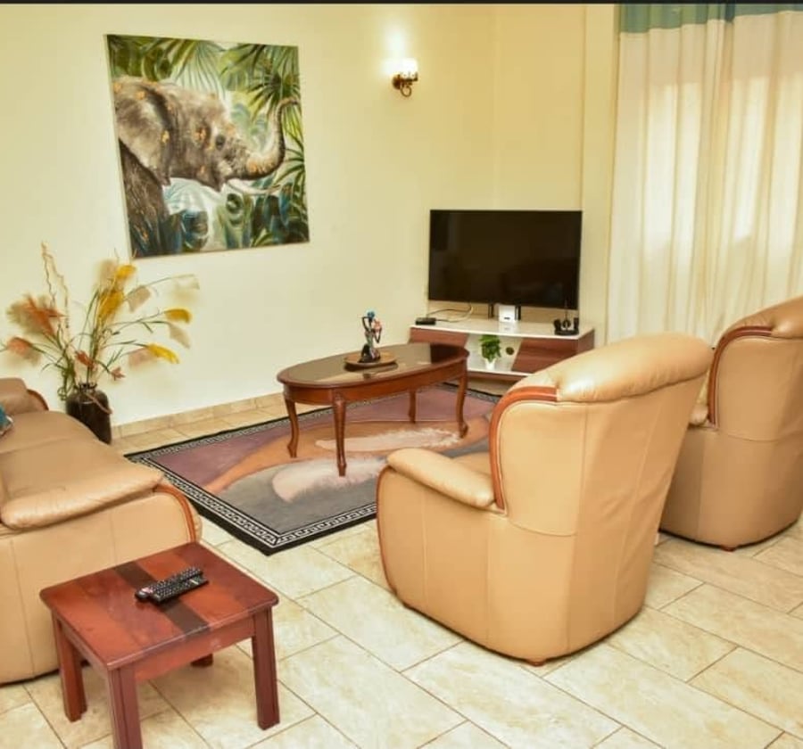 Chambres, studios et appartements meublés à Éfoulan et Obobogo - Yaoundé