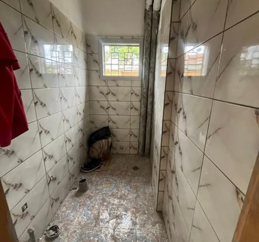 Chambre moderne à Village Rail - 35 000 FCFA/mois