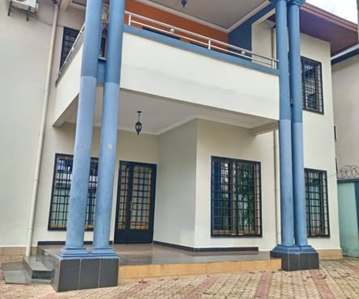 À louer - Duplex 7 chambres - Omnisport, Yaoundé