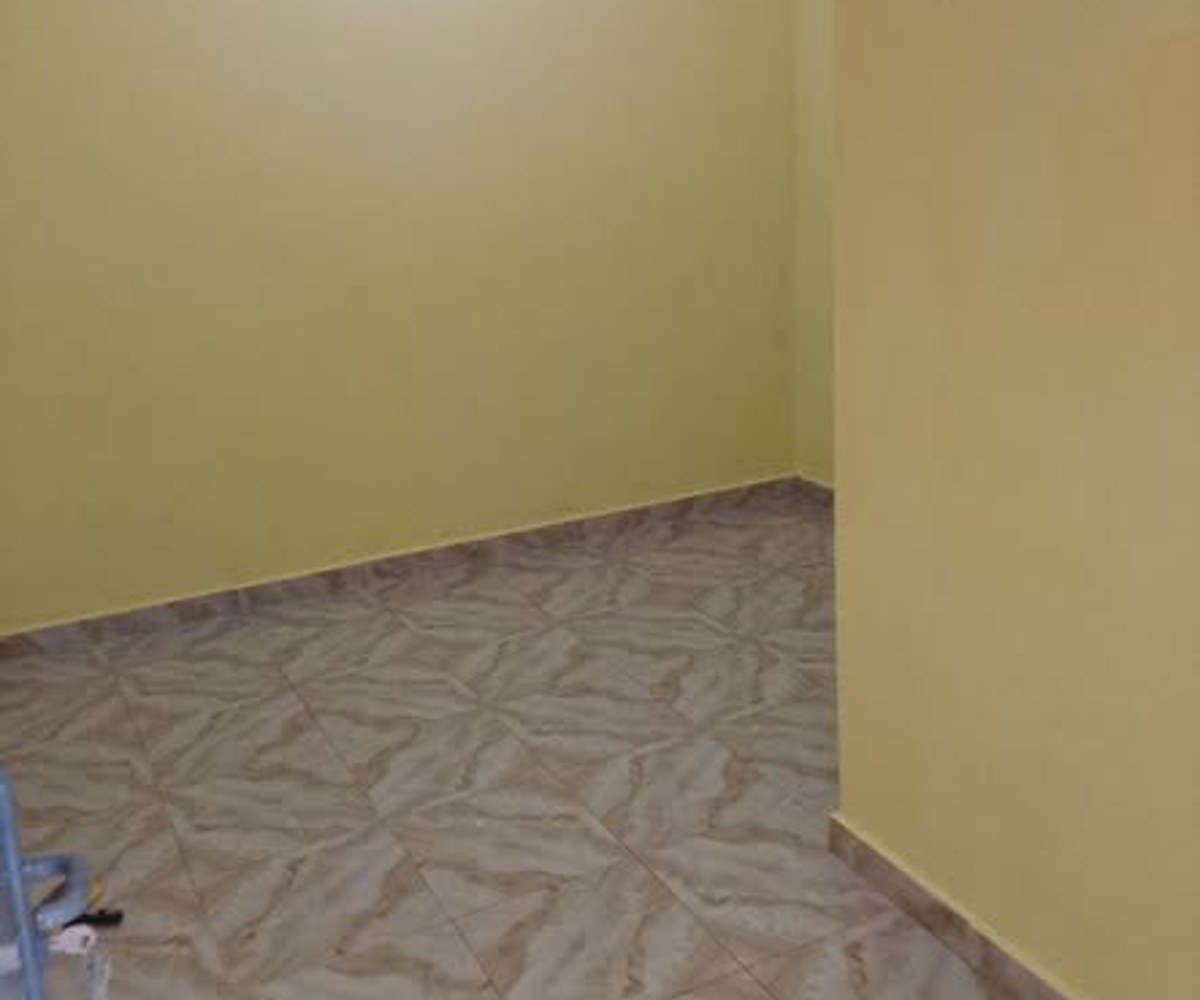 Lots de chambres modernes à Nkoabang