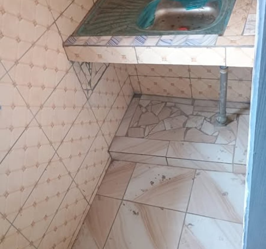 Studio moderne à PK12 – Entrée Baobab