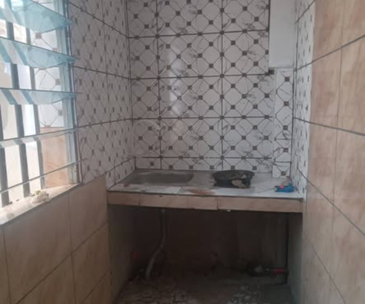 Chambre moderne à louer à Biyem-Assi