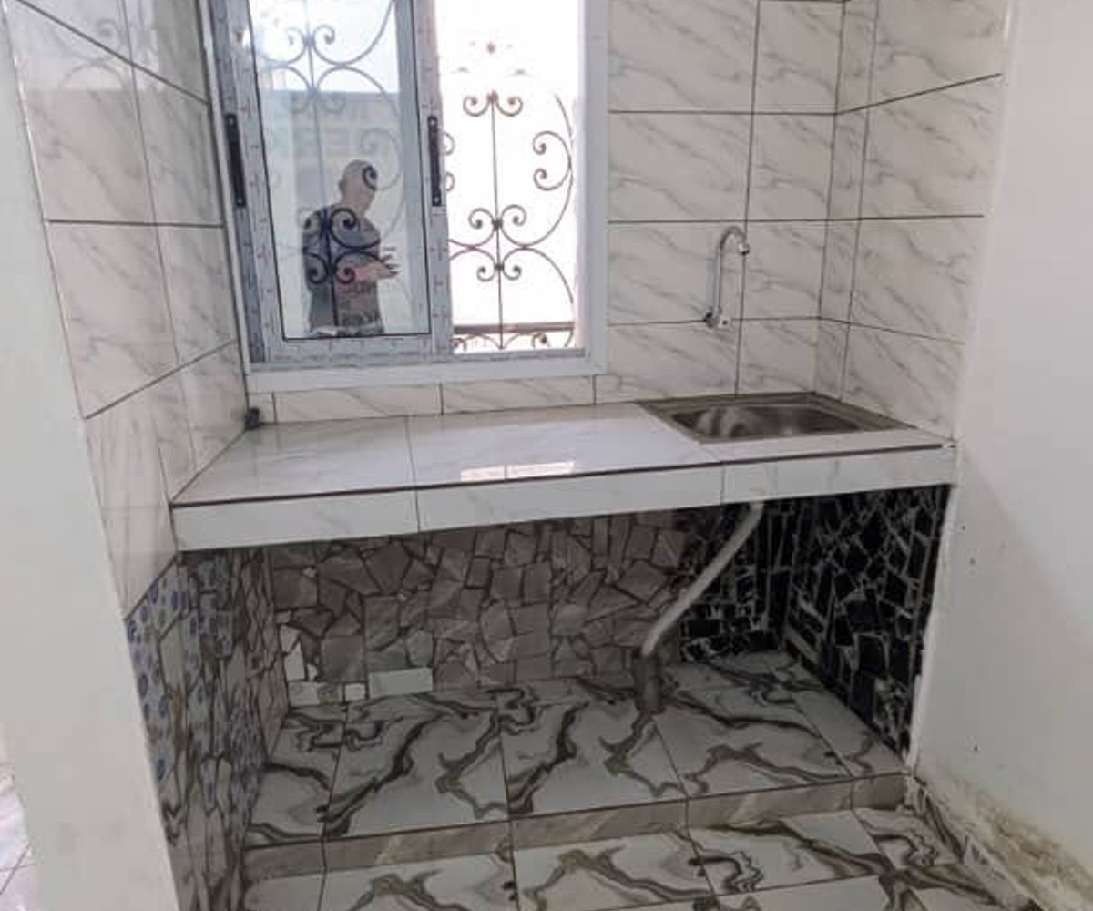 Vaste chambre moderne à Emana, Yaoundé