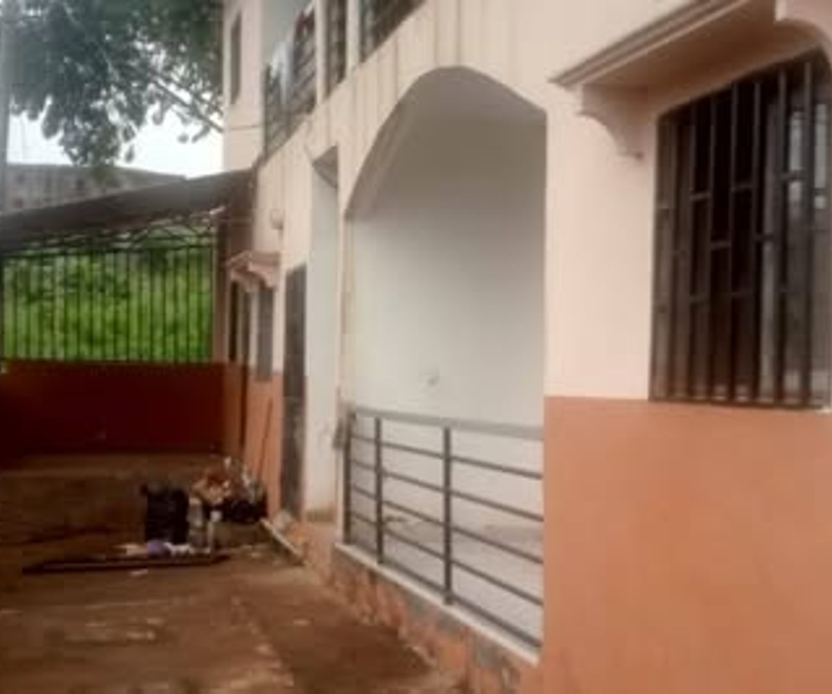 Appartement à louer à Odza