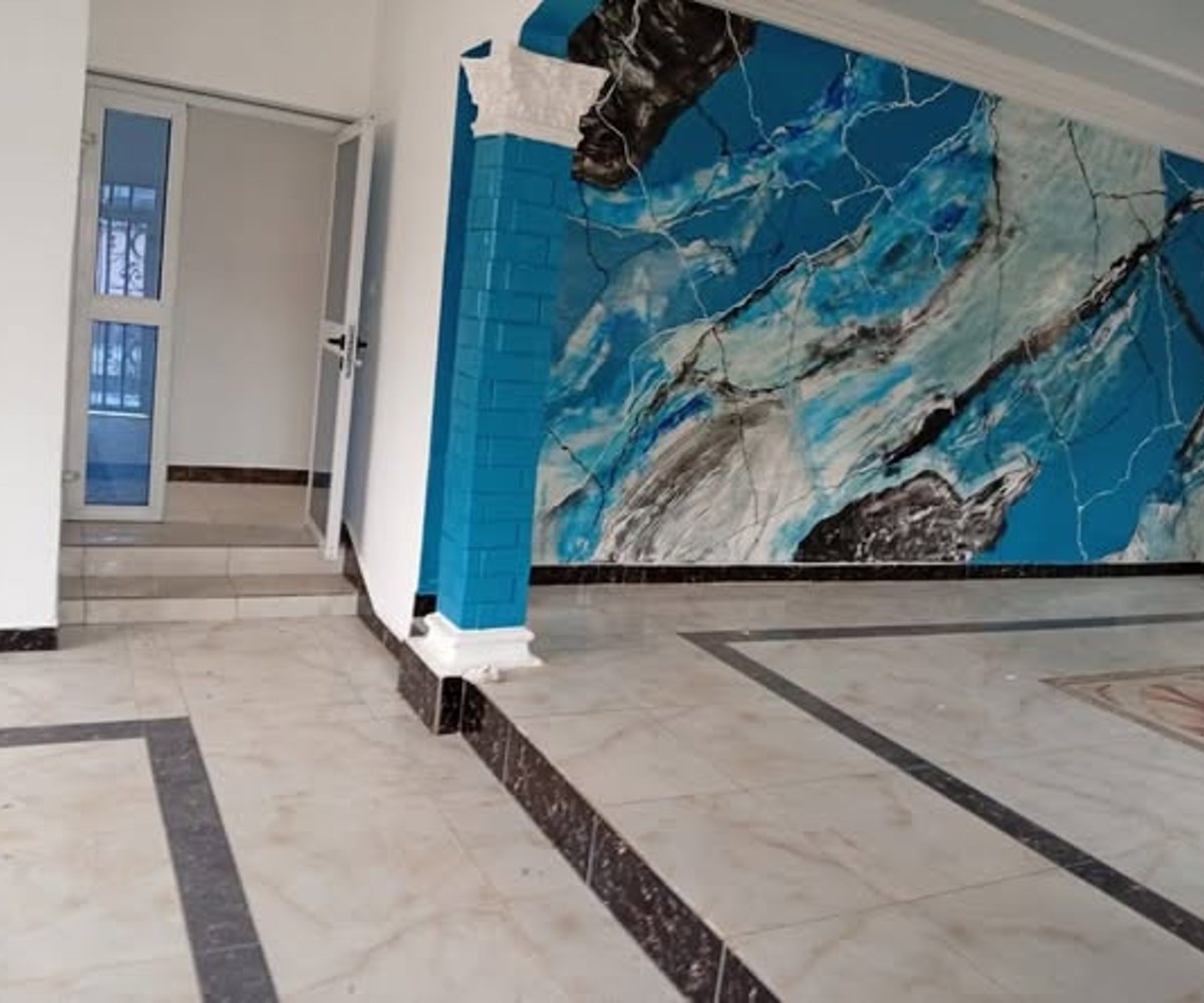 Duplex spacieux et confortable à louer – Logbessou