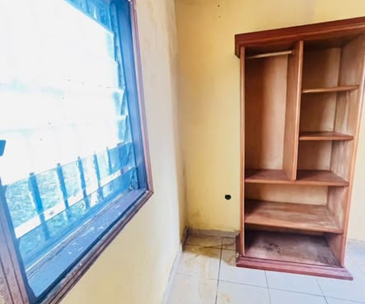 Chambre à louer à Odza - 35 000 FCFA