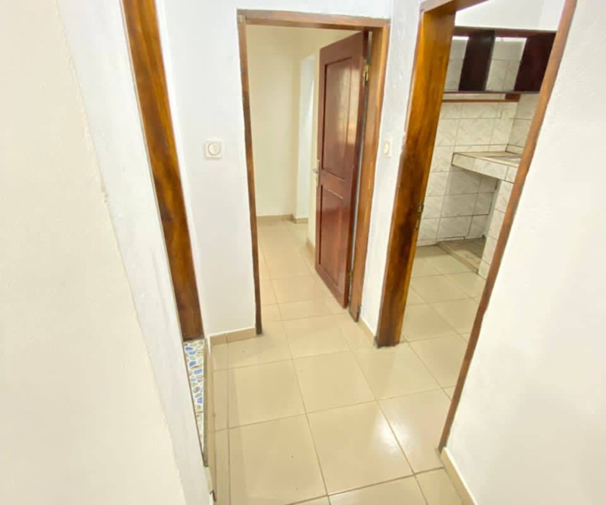 Studio moderne à louer à Etoug-Ebe
