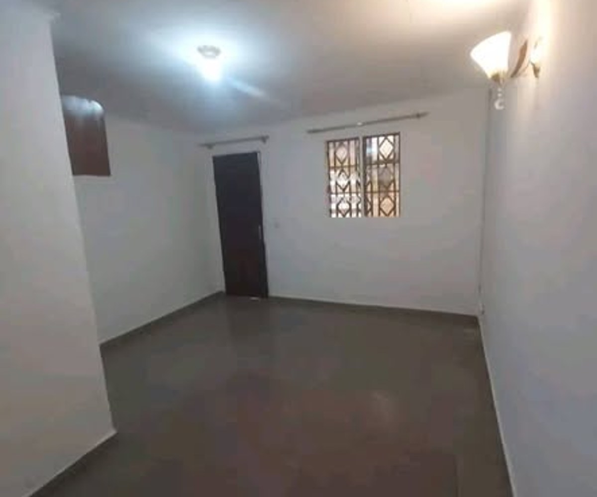 Chambre moderne à louer à Biyem-Assi