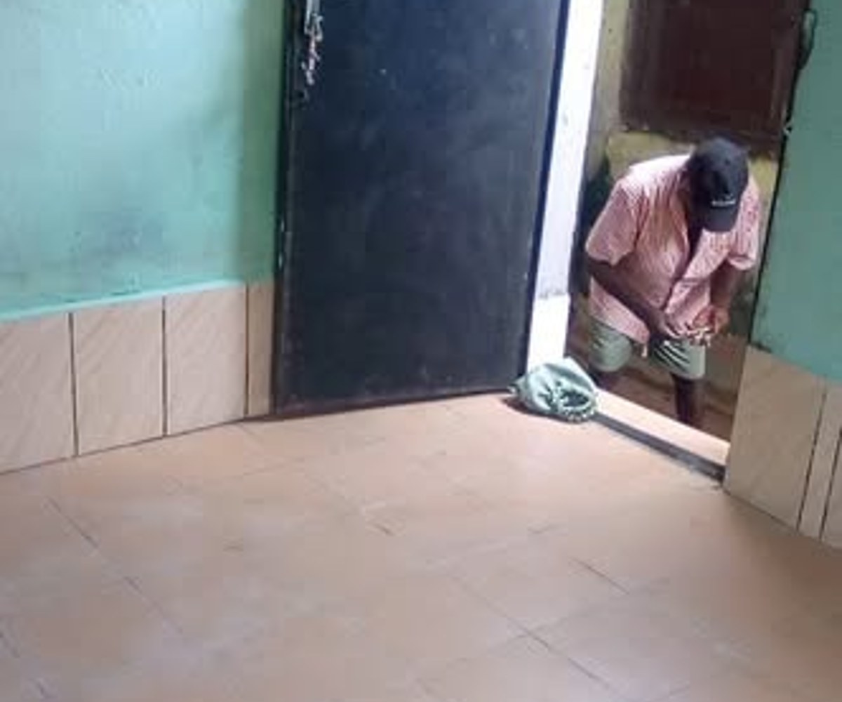 Chambre simple à louer à Ndogbon