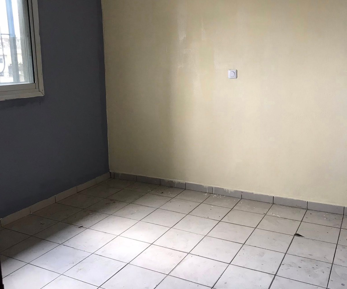 Appartement à louer - Bonamoussadi - Garage Bonangang